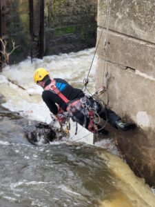 cordiste retrait barrage naturel dans la creuse